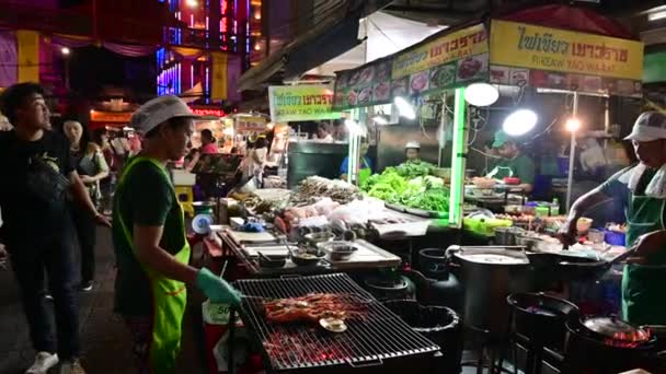 Bangkok Thailandia Dicembre 2019 Chef Non Identificato Che Cucina Grigliate — Video Stock