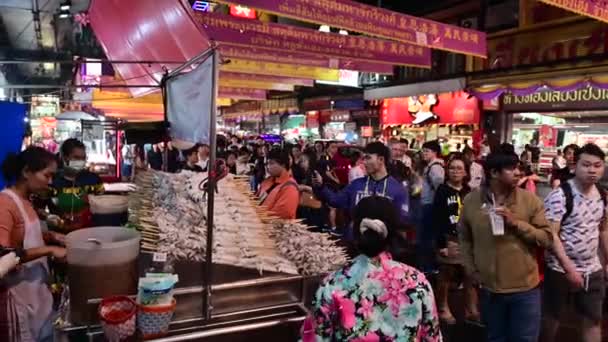 Bangkok Thaiföld December 2019 Thai Street Food Stall Slewers Grilled — Stock videók