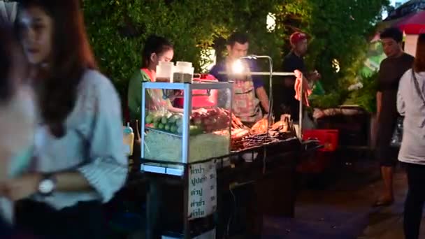 Bangkok Thailand November 2019 People Walk Night Street Food Market — Stockvideo