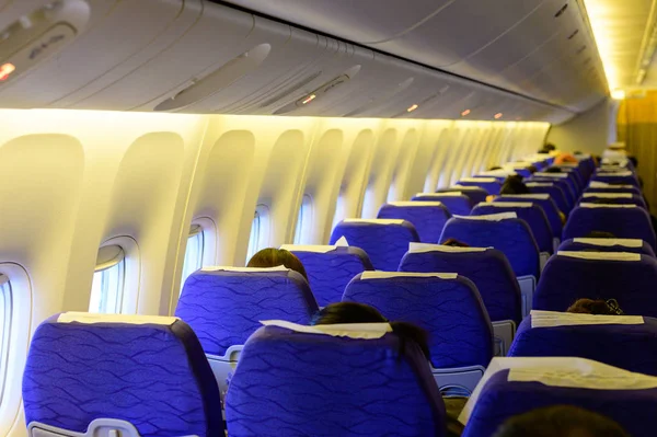 Interior Avião Passageiros Durante Voo — Fotografia de Stock