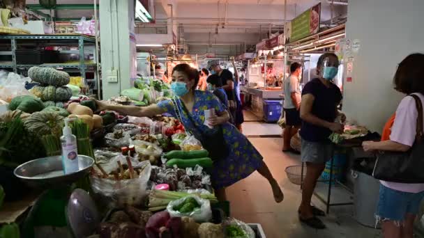 Bangkok Thailand April 2020 Winkelactiviteiten Bekijken Boerenmarkt Tijdens Quarantaine Bangkok — Stockvideo