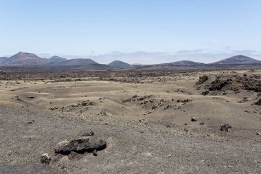 Lanzarote, merkez bölgedeki lav sahalarının harika doğası.