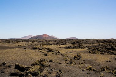 Lanzarote, merkez bölgedeki lav sahalarının harika doğası.