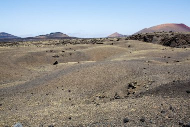 Lanzarote, merkez bölgedeki lav sahalarının harika doğası.