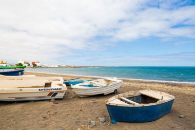 Kanarya Adası - Kıyıda tekne