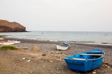 Kanarya Adası - Kıyıda tekne