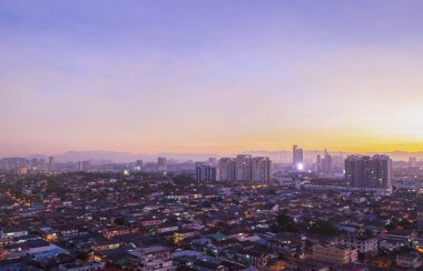 Petaling Jaya ve Kuala Lumpur üzerinde gün doğumu, Malezya