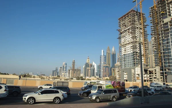 Traffic and construction in Dubai centre — 스톡 사진
