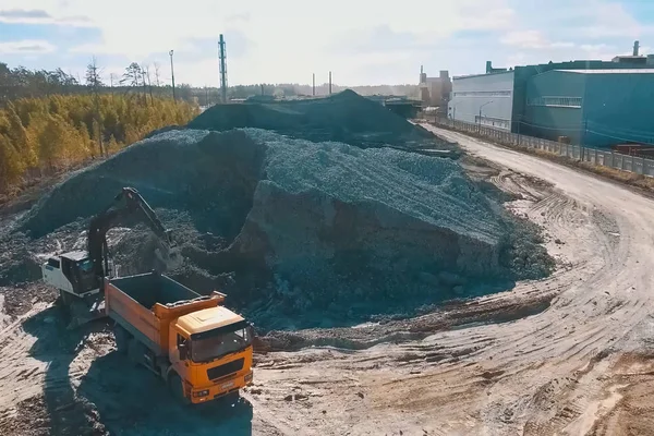 Cantera de arcilla para la extracción de arcilla para la producción — Foto de Stock