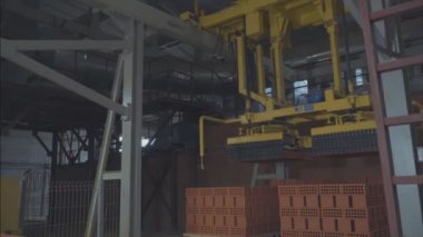 Tuğla üretimi, içi boş tuğla fabrikası. Tuğla üretimi, tuğla fabrikası.
