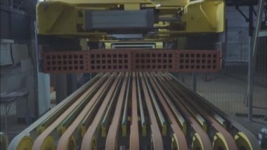 Tuğla üretimi, içi boş tuğla fabrikası. Tuğla üretimi, tuğla fabrikası.