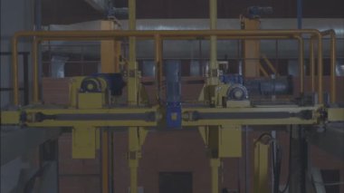 Tuğla üretimi, içi boş tuğla fabrikası. Tuğla üretimi, tuğla fabrikası.