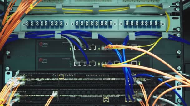 Un feu de forêt dans la forêt dans la taïga .