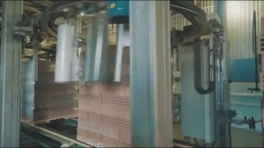 Tuğla üretimi, içi boş tuğla fabrikası. Tuğla üretimi, tuğla fabrikası.
