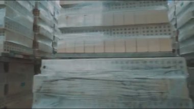 Tuğla üretimi, içi boş tuğla fabrikası. Tuğla üretimi, tuğla fabrikası.