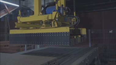 Tuğla üretimi, içi boş tuğla fabrikası. Tuğla üretimi, tuğla fabrikası.