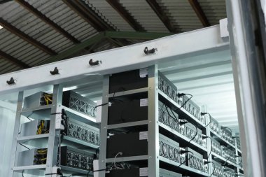 Maden tarlası, video kartları ve Asiki madencilik çiftliği..