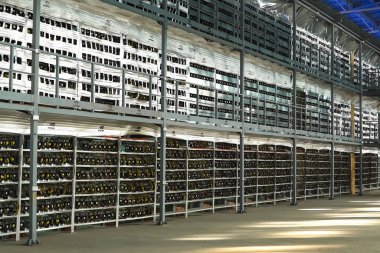 Maden tarlası, video kartları ve Asiki madencilik çiftliği..