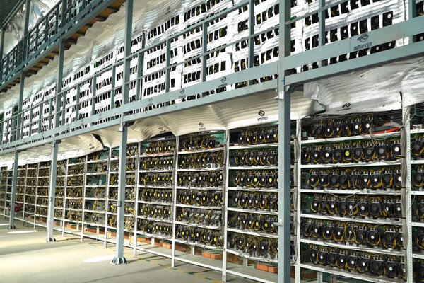 mining farm, video cards and asiki mining farm.