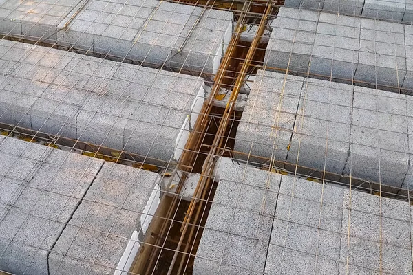 Construction of inter-storey floors during construction of an ap — Stock Photo, Image