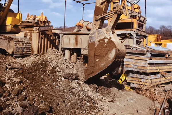 Bulldozer Eimer Ein Bulldozer Gräbt Ein Loch — Stockfoto