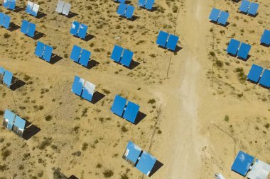 Güneş panelleri. Güneş panelleri güneş enerjisi alternatif enerji kaynağı olduğunu.