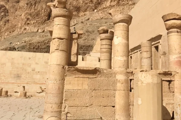 이집트의 건물들과 기둥들 이집트 건물의 — 스톡 사진