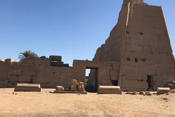 Edificios Columnas Antiguos Megalitos Egipcios Antiguas Ruinas Edificios Egipcios —  Fotos de Stock