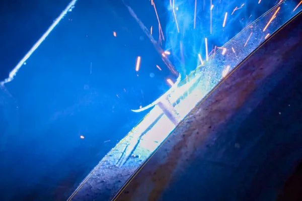 管道焊接 焊接工程 焊接火花 — 图库照片