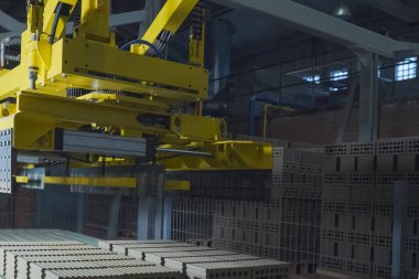 Tuğla üretimi, içi boş tuğla fabrikası. Tuğla üretimi, tuğla fabrikası.