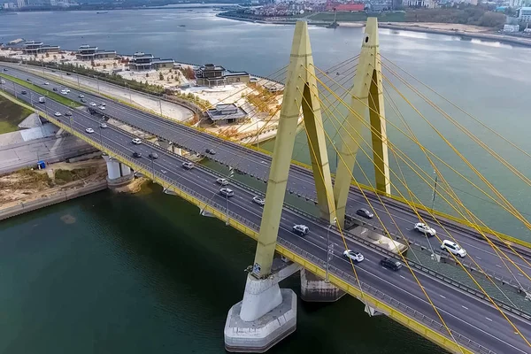 Hermoso Puente Sobre Río Puente Sobre Los Cables Carretera — Foto de Stock