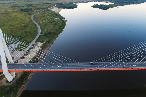 Prachtige Brug Rivier Brug Kabels Weg — Stockfoto