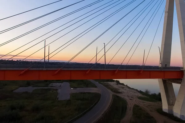 Hermoso Puente Sobre Río Puente Sobre Los Cables Carretera — Foto de Stock