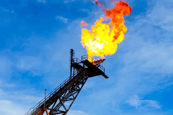 Quemando Antorcha Planta Antorcha Quemando Gas Natural Asociado Plataforma Petrolera —  Fotos de Stock