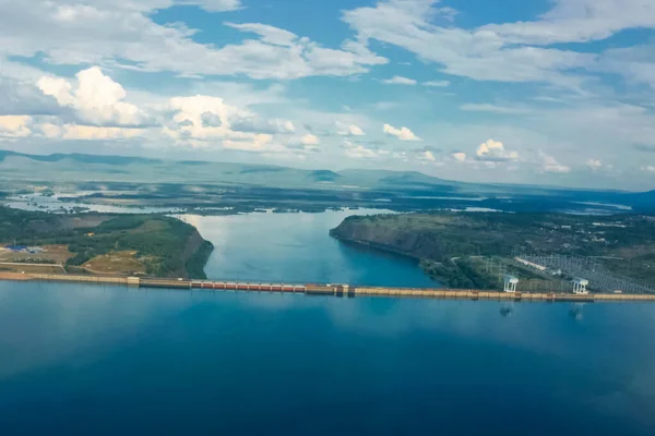 Brüderliches Wasserkraftwerk Blick Auf Staudamm Und Fluss Industrielandschaft — Stockfoto