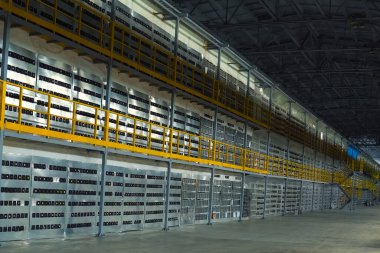 Bir maden çiftliği, video kartları ve Asiki madencilik çiftliği..