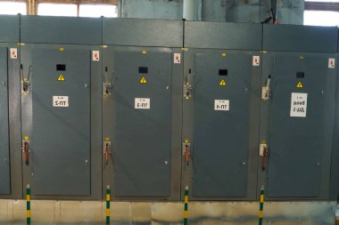 Trafo ve güç transformatörü. Metro ve güç transformatörü.