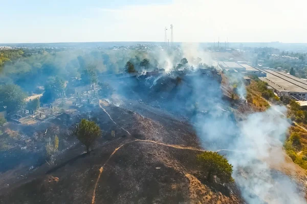 Степной Огонь Горящие Сухая Трава Огонь Дым — стоковое фото