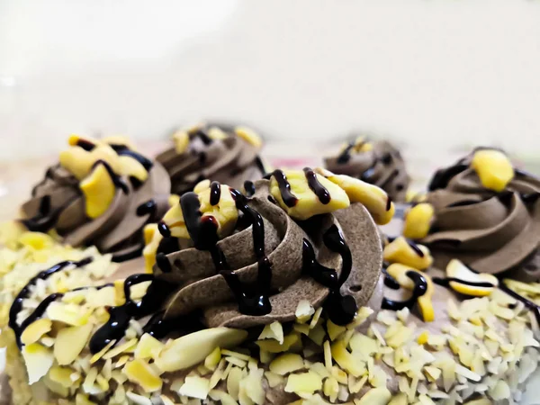 Pastel de nueces de chocolate —  Fotos de Stock