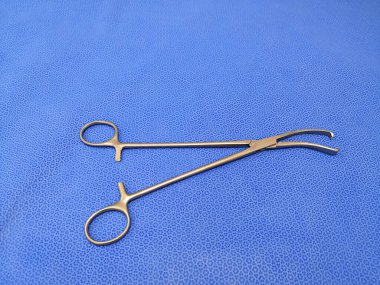 Vulsellum Forseps Tıbbi Cerrahi Aletleri Doğum ve Jinekoloji Prosedürü İçin Kullanılıyor