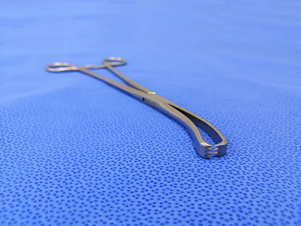 Instrumento Cirúrgico Médico Vulsellum Forceps Usando Para Obstetrícia Procedimento Ginecológico — Fotografia de Stock