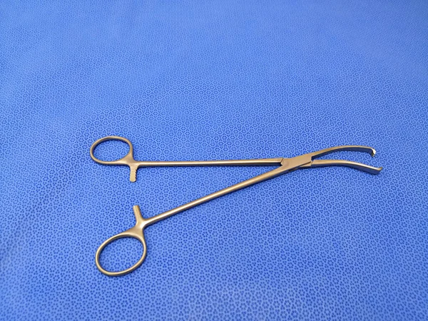 Forceps Quirúrgicos Médicos Vulsellum Del Instrumento Que Utilizan Para Obstetricia — Foto de Stock