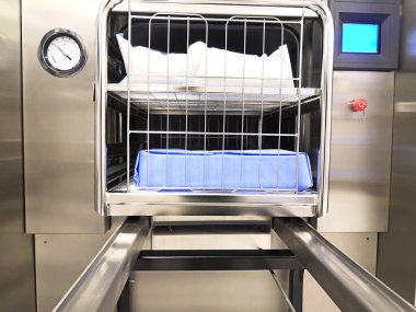 Buhar Sterilizasyon Makinesinin ve Trollünün Yakın Görüntüsü