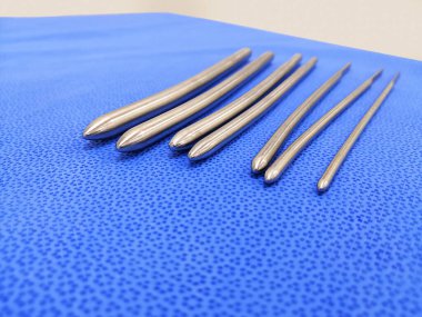 Erkek Metal Urethral Genişleticisinin Yakın Çekim Resmi