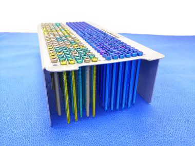 Ortopedik Cerrahi Vidalar, Silikon implantlar için kullanılıyor.