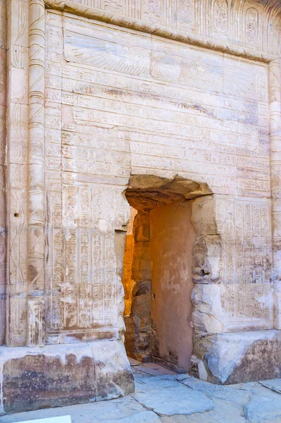 La puerta de piedra en el templo de Kom Ombo —  Fotos de Stock