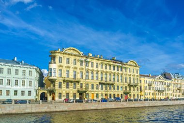 Fontanka Nehri boyunca yürüyüş