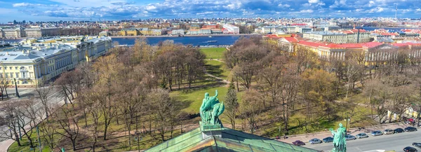 Panorama van Alexander tuin in Sint-Petersburg — Stockfoto