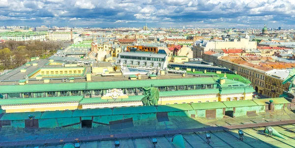 Het dak van Lobanov-Rostovsky Palace in Sint-Petersburg — Stockfoto