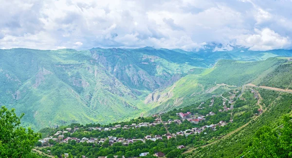 Les nuages dans le canyon du Vorotan — Photo